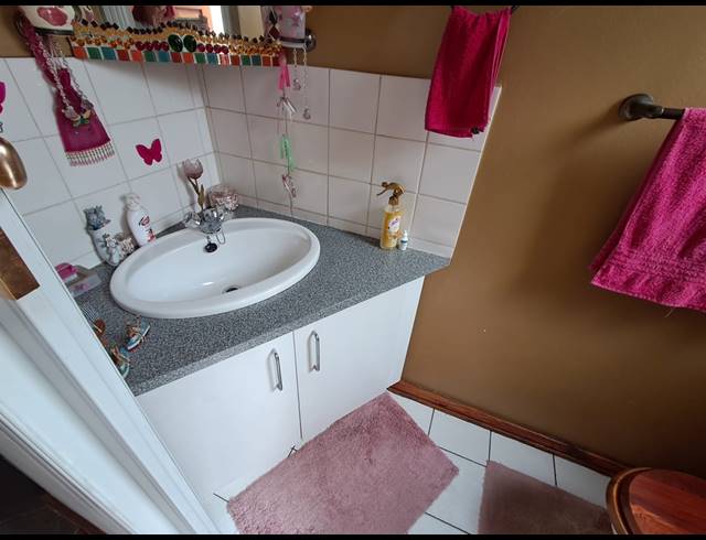 2 BEDROOM DUPLEX RENTED IN THREE RIVERS